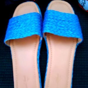 Size 8 blue sandals 🩴